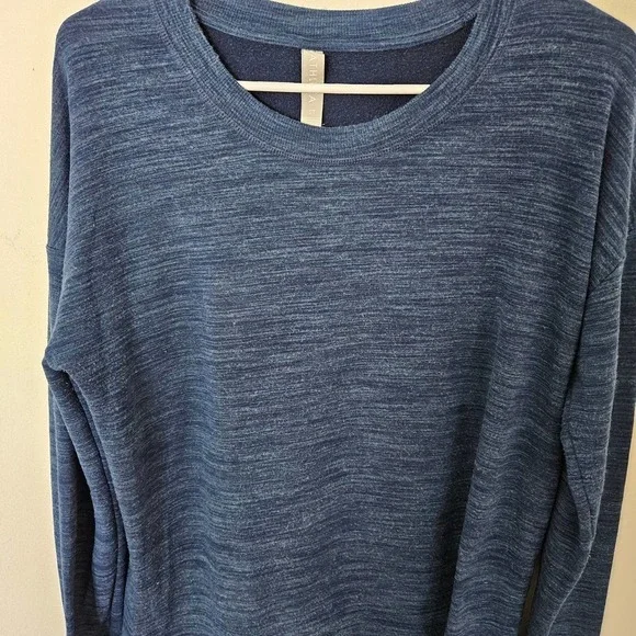Women's Athleta Pullover ST - Picture 6 of 9